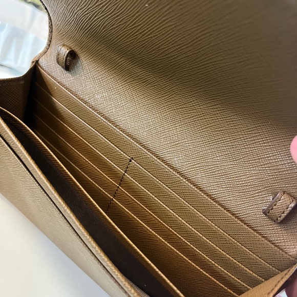 PRADA Wallet On Chain Calves Leather Crossbody with Authenticity Cards - Picture 6 of 10